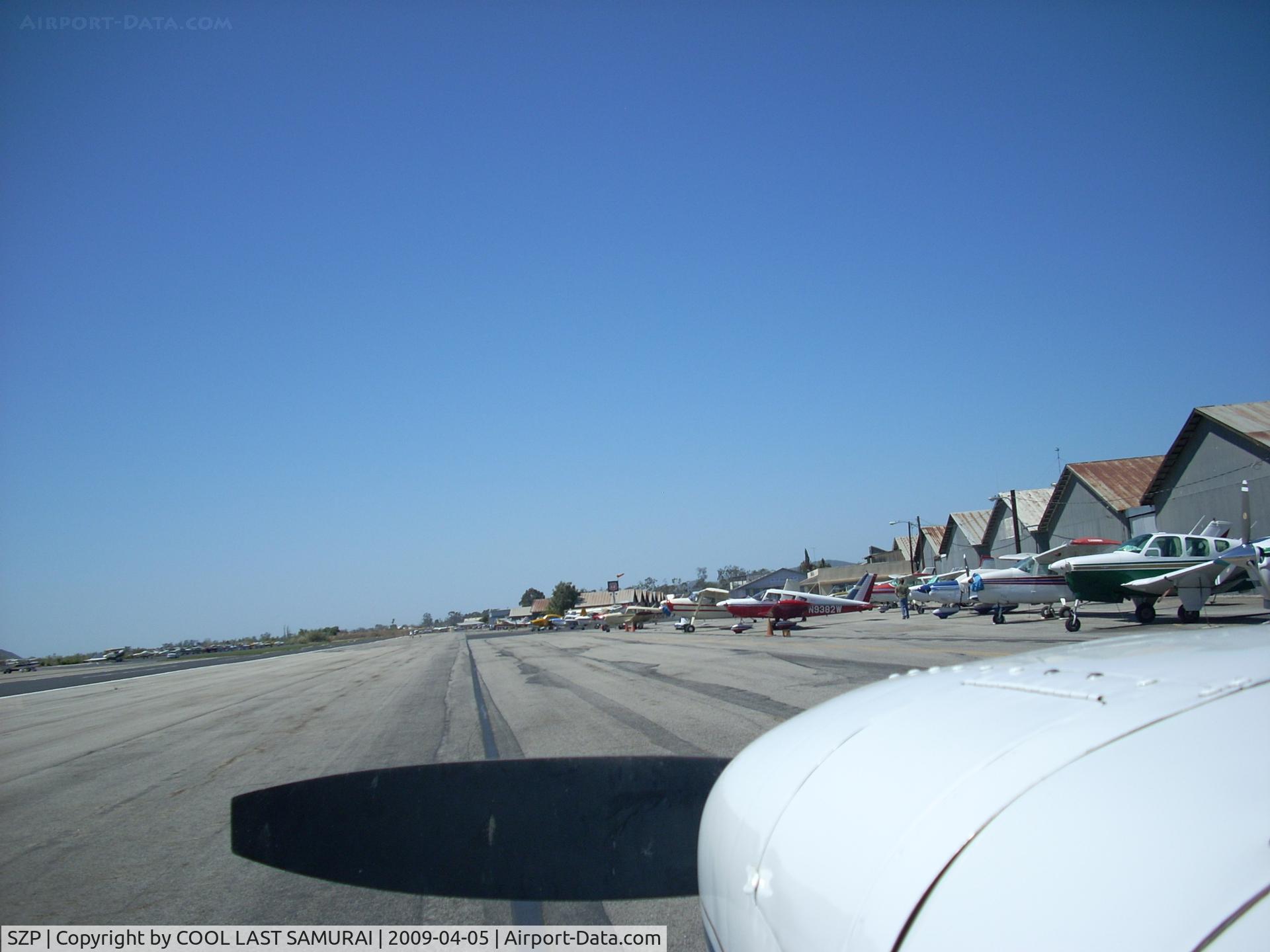 Santa Paula Airport (SZP) - Santa Paula Taxi way