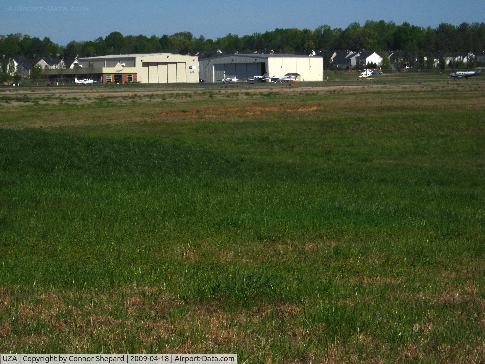 Rock Hill/york Co/bryant Field Airport (UZA) - The FBO