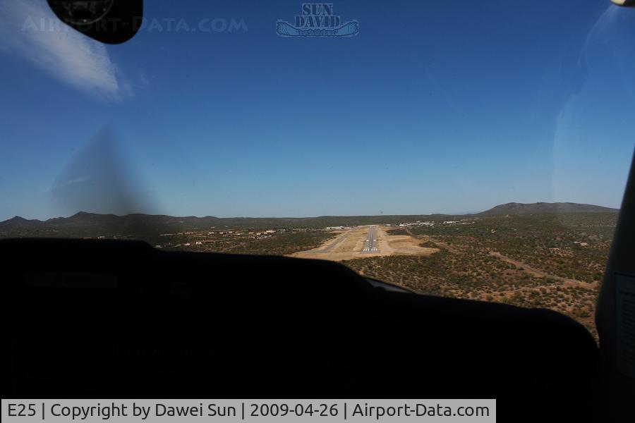 Wickenburg Municipal Airport (E25) - landing