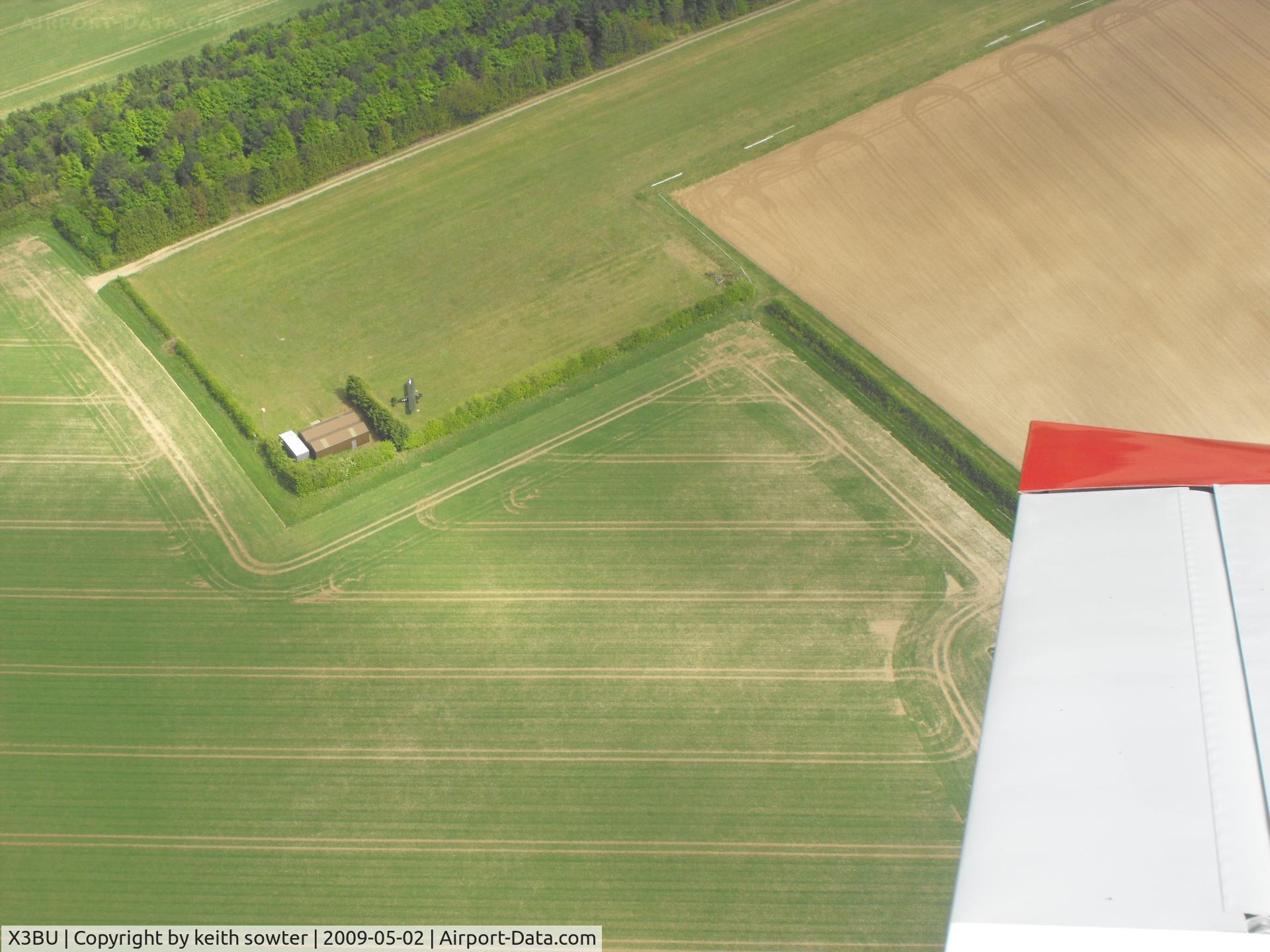 X3BU Airport - Hangar + part of Grass strip + Cub ? at the Burnham Strip