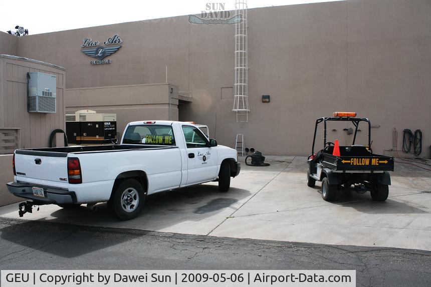 Glendale Municipal Airport (GEU) - follow me