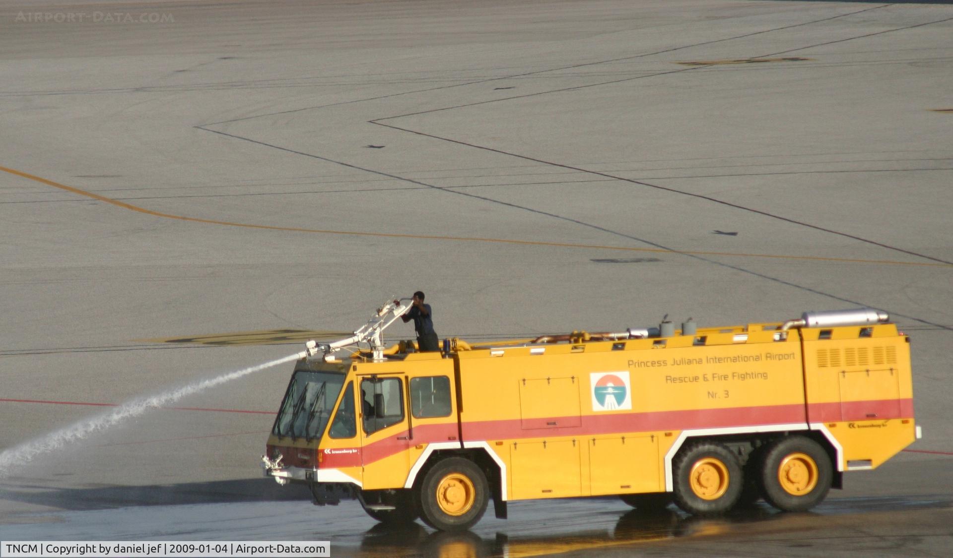 Princess Juliana International Airport, Philipsburg, Sint Maarten Netherlands Antilles (TNCM) - wash down after a mess by AA