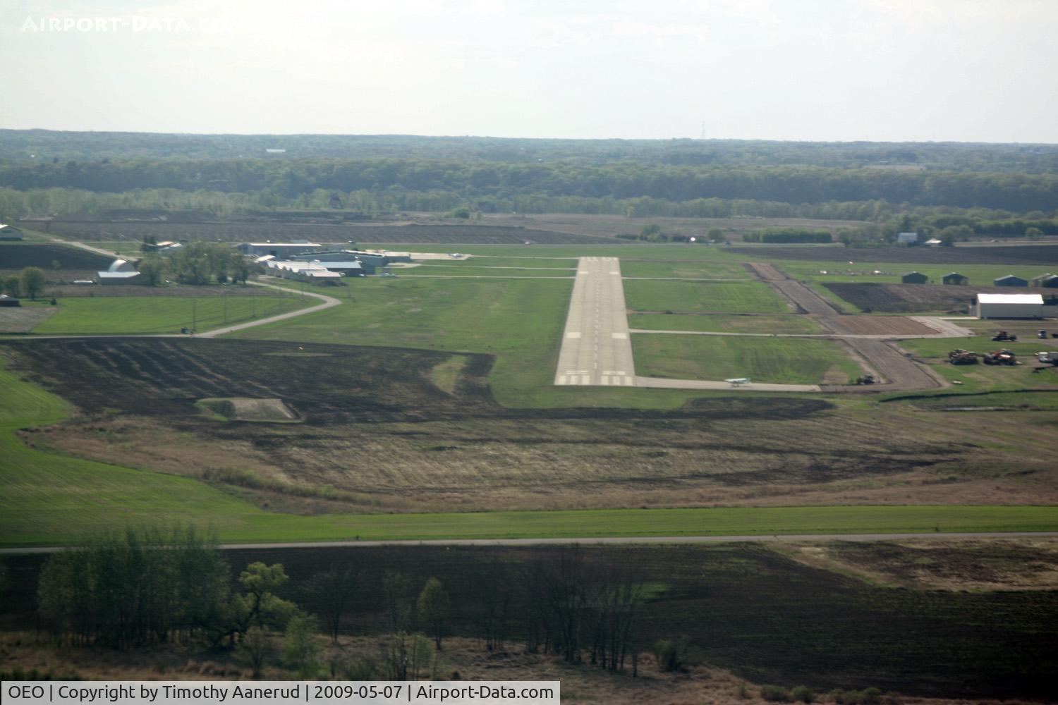 L O Simenstad Municipal Airport (OEO) - Short final