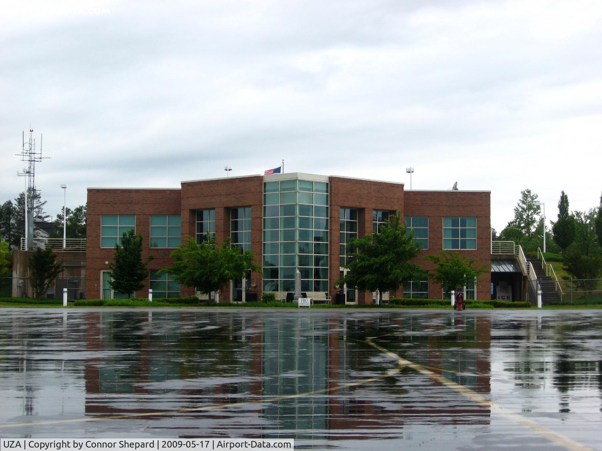 Rock Hill/york Co/bryant Field Airport (UZA) - The main FBO building