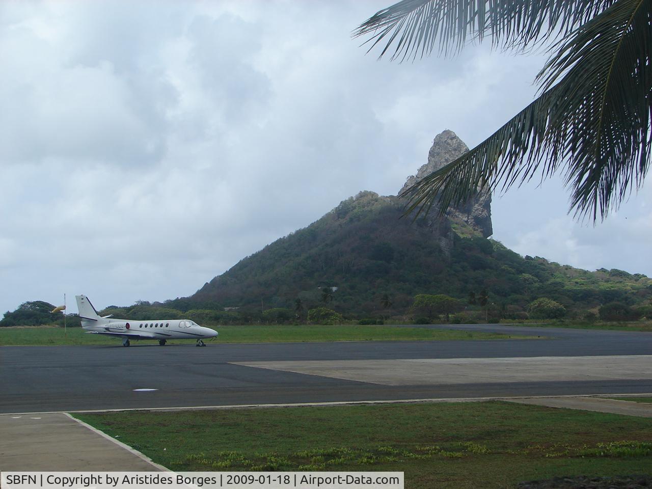 Fernando de Noronha Airport, Fernando de Noronha, Pernambuco Brazil (SBFN) - Vista do Morro do Pico