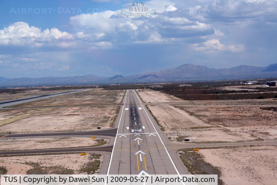 Tucson International Airport (TUS) - tucson 11R