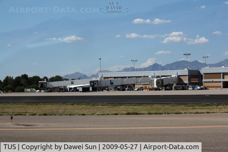 Tucson International Airport (TUS) - tucson