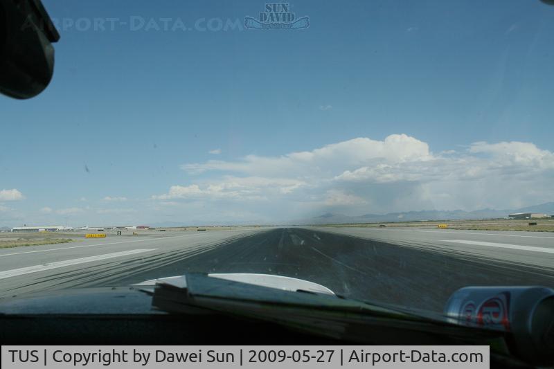 Tucson International Airport (TUS) - take off @ TUS RWY 11L