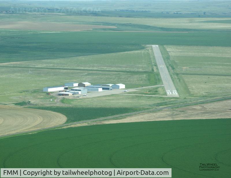 Fort Morgan Municipal Airport (FMM) - base for runway 32