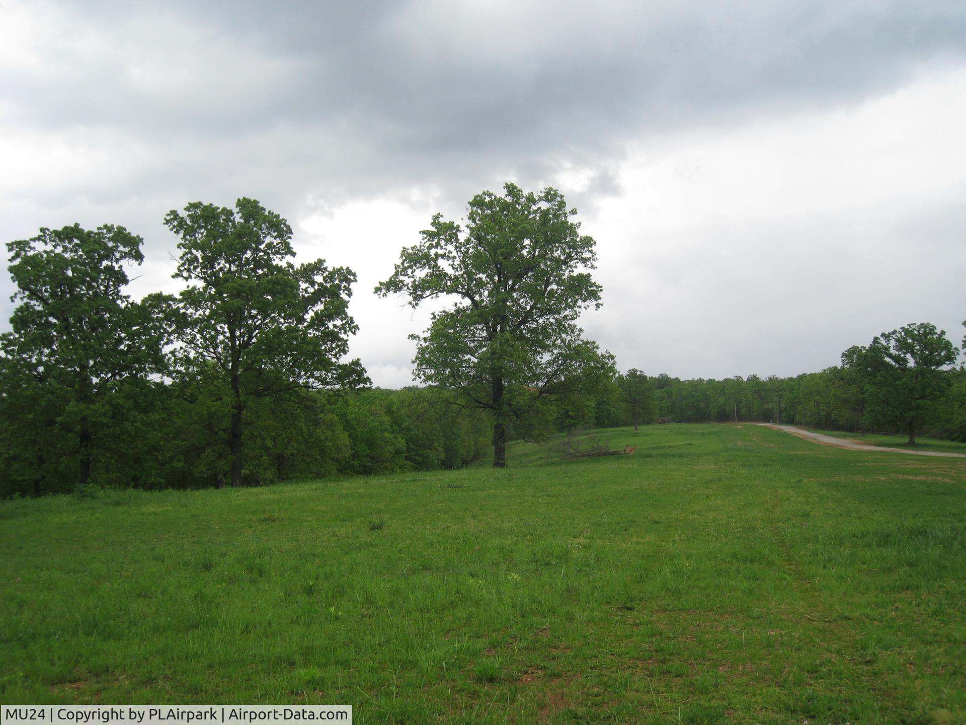Brass Lantern Airpark Airport (MU24) - MU24 is 2000' in length cleared 100' wide