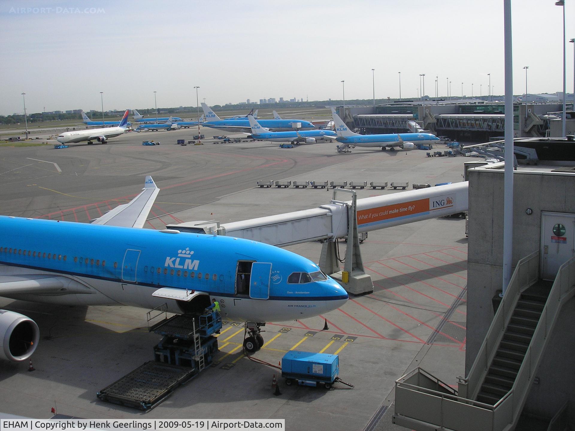 Amsterdam Schiphol Airport, Haarlemmermeer, near Amsterdam Netherlands (EHAM) - General view ,  Schiphol