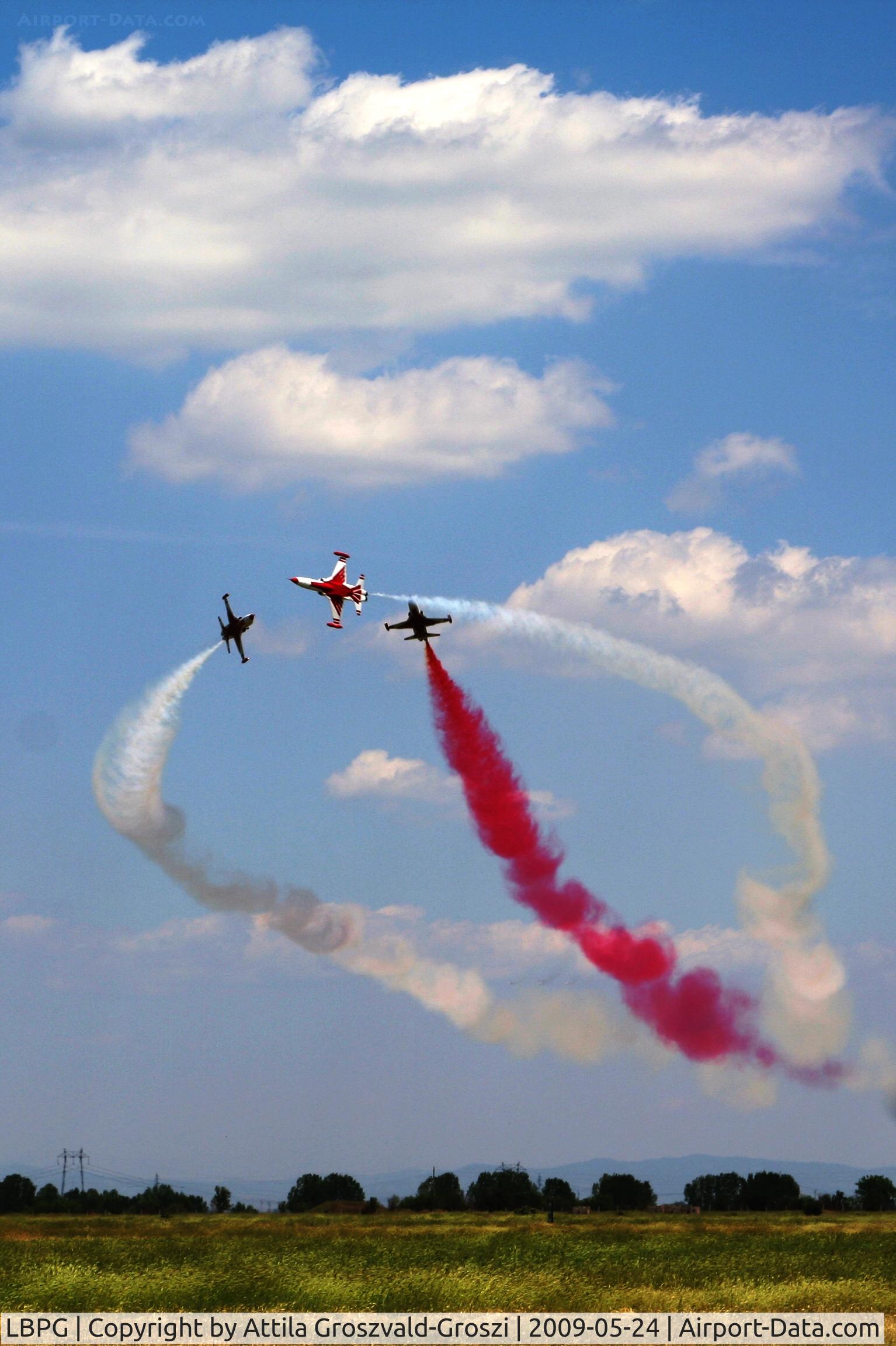 Graf Ignatievo Air Base (military) Airport, Graf Ignatievo / Plovdiv Bulgaria (LBPG) - BIAF 09 Bulgaria Plovdiv (Krumovo) LBPG Graf Ignatievo Military Air Base. Turkish Stars - Turk Yildizlari