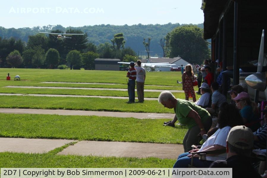 Beach City Airport (2D7) - Watching the planes land on 28.