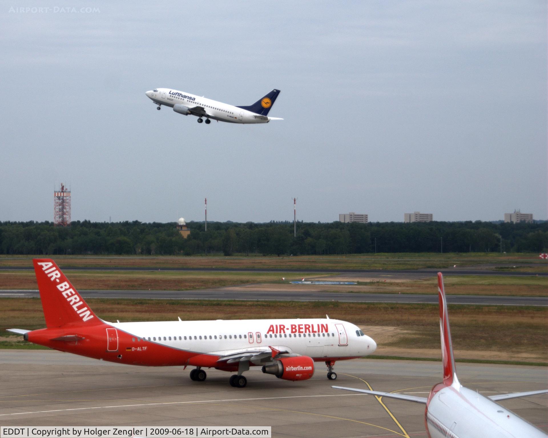 Tegel International Airport (closing in 2011), Berlin Germany (EDDT) - Morning traffic at TXL