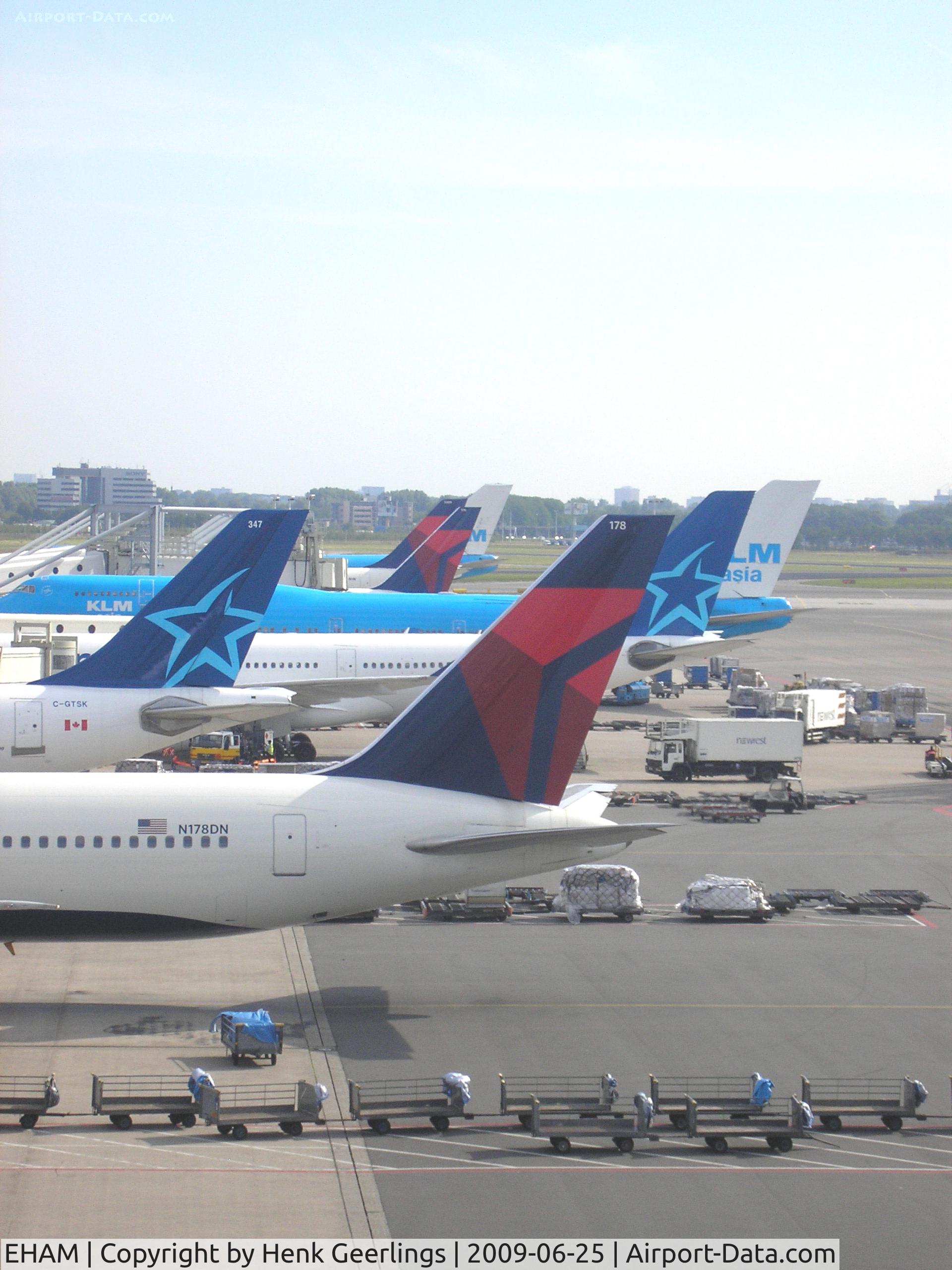 Amsterdam Schiphol Airport, Haarlemmermeer, near Amsterdam Netherlands (EHAM) - Schiphol Airport 