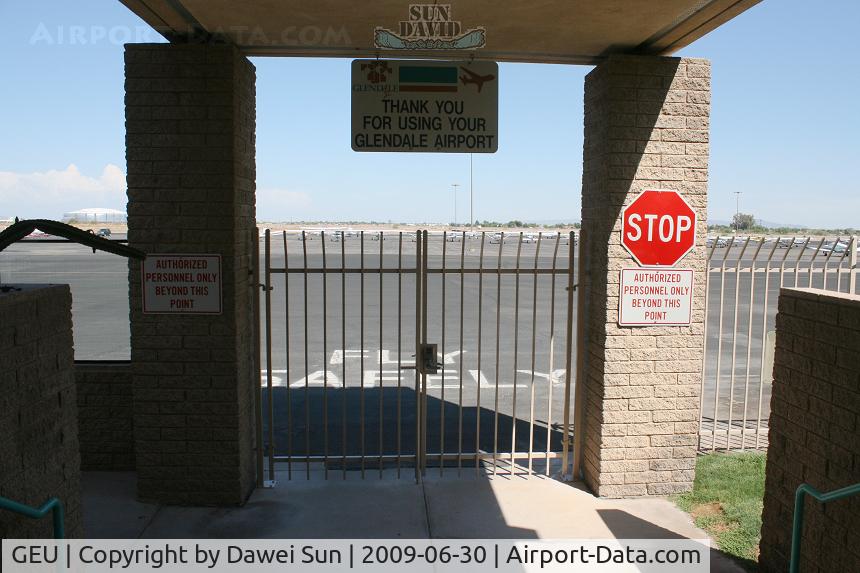 Glendale Municipal Airport (GEU) - New door