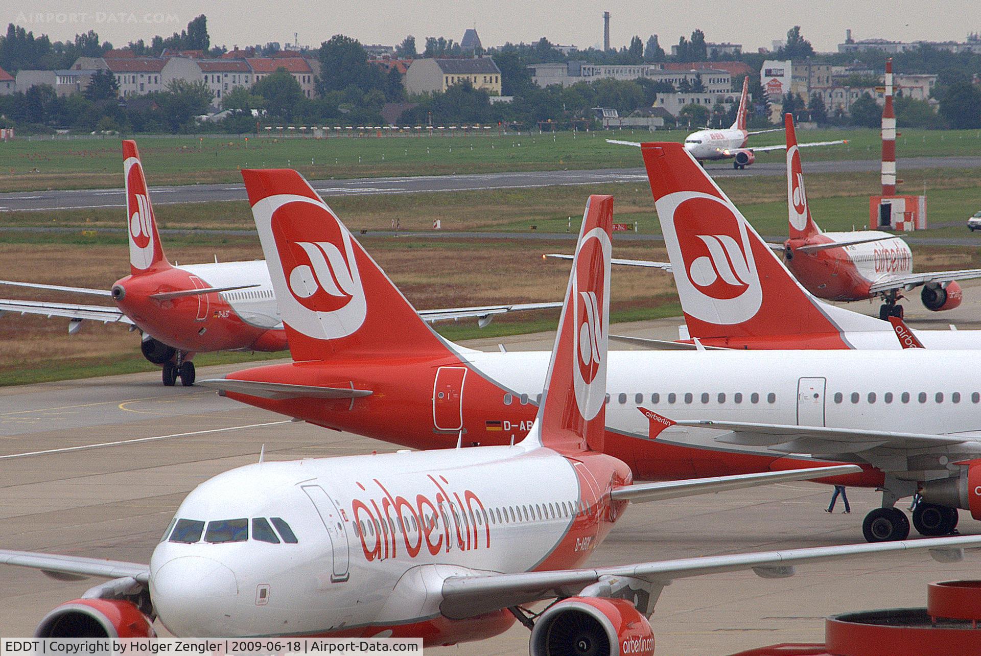 Tegel International Airport (closing in 2011), Berlin Germany (EDDT) - Any idea which airline could be no. 1 on this airport?