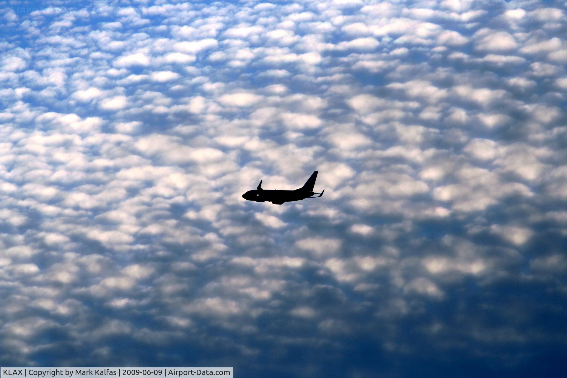 Los Angeles International Airport (LAX) - 737-700 departing 24R KLAX