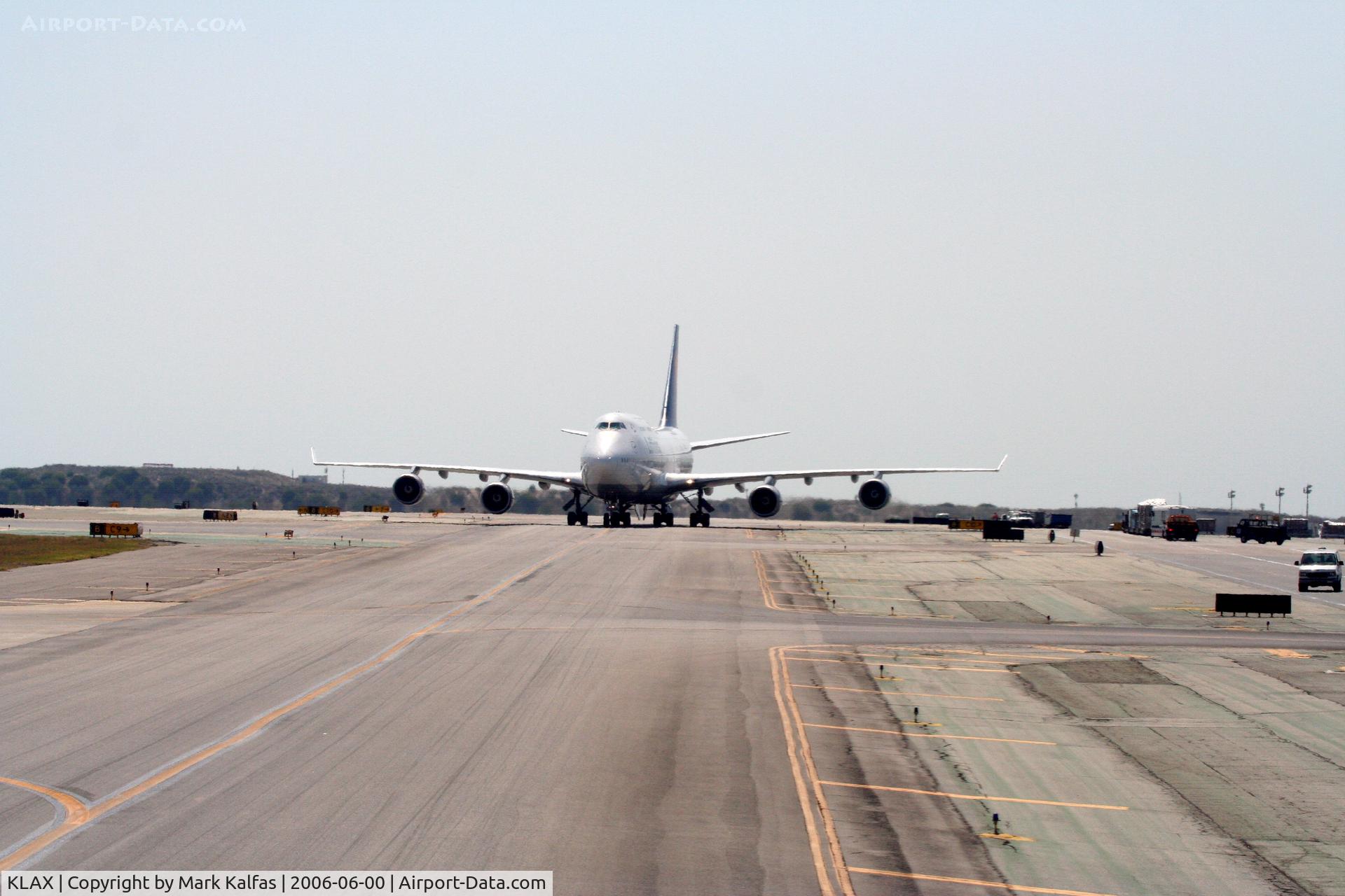 Los Angeles International Airport (LAX) - 744 on taxiway BRAVO KLAX