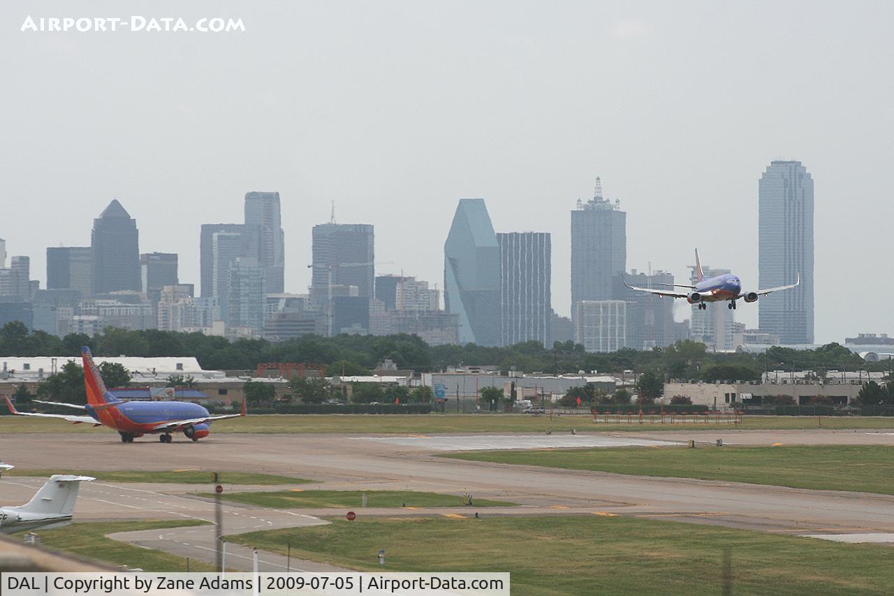 Dallas Love Field Airport (DAL) - Approach end of runway 31 Left @ Love Field