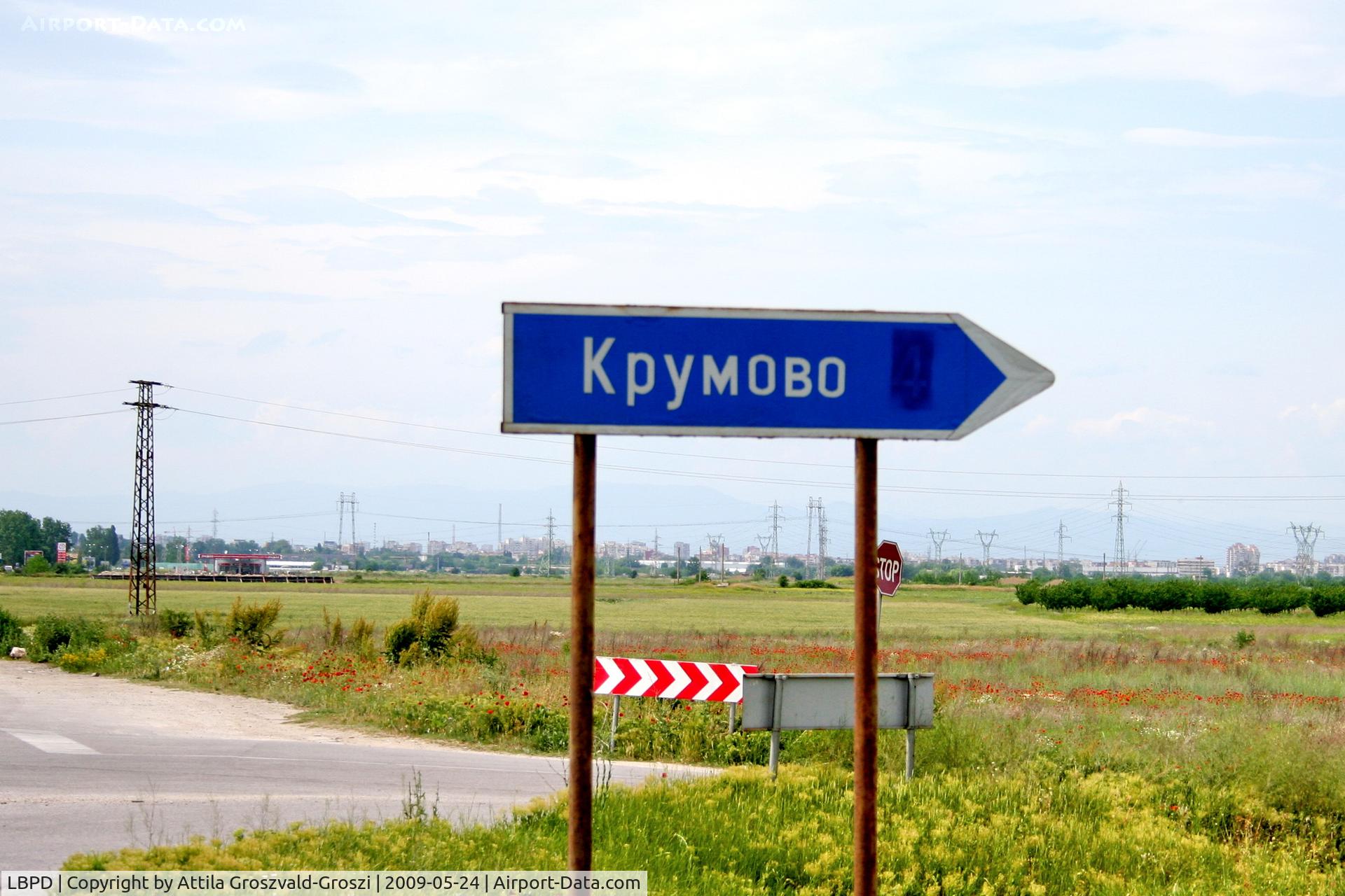Plovdiv International Airport, Plovdiv Bulgaria (LBPD) - Plovdiv-Krumovo International Airport - LBPD - The board of the road leading to the international airport, a guide.