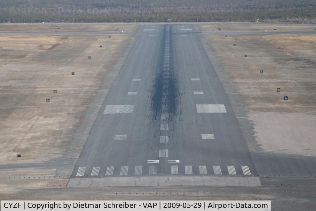 Yellowknife Airport, Yellowknife, Northwest Territories Canada (CYZF) - Approaching Yellowknife