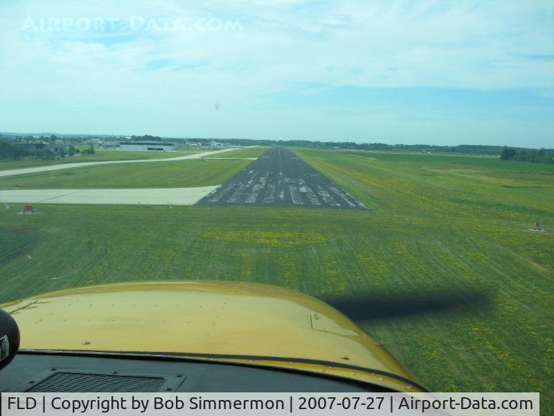 Fond Du Lac County Airport (FLD) - Short final RWY 18