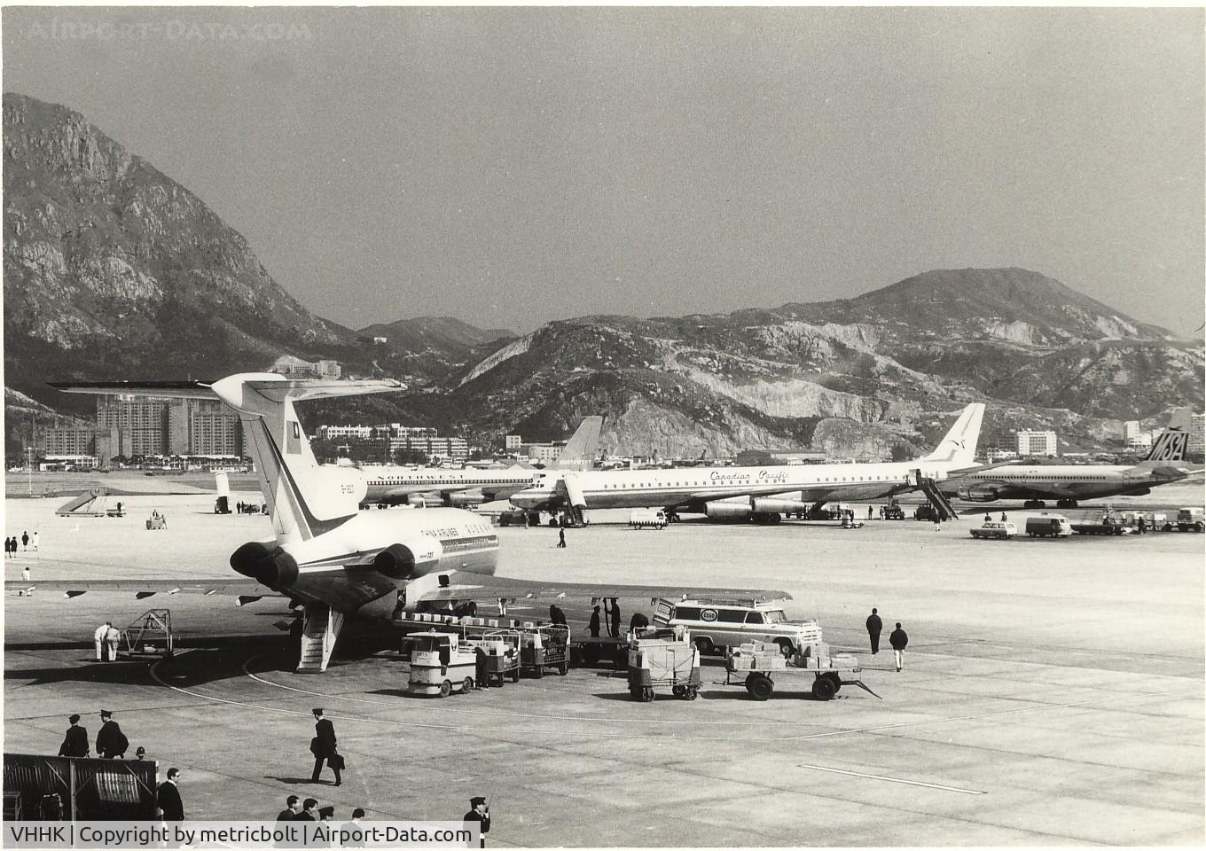 VHHK Airport - HKG Kai Tak 1968