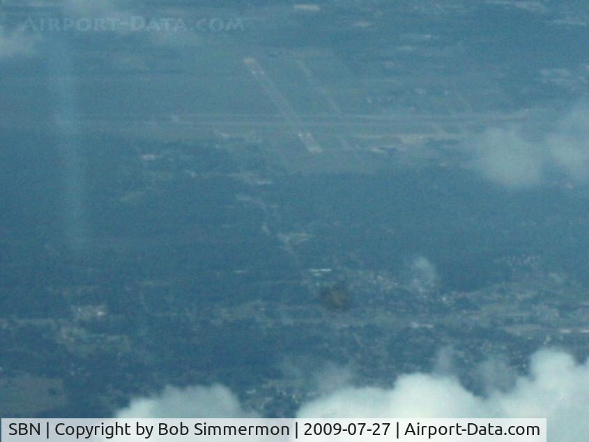 South Bend Airport (SBN) - Looking north through the haze from 10,000'.