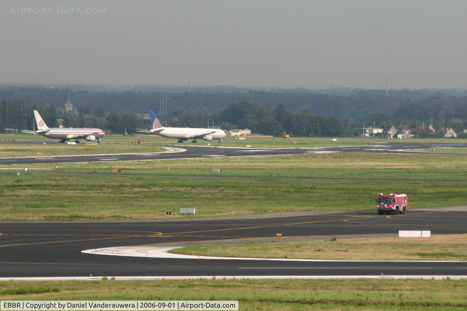 Brussels Airport, Brussels / Zaventem   Belgium (EBBR) - flights AA089 and CO061 are taxiing to take off and fly back to the US