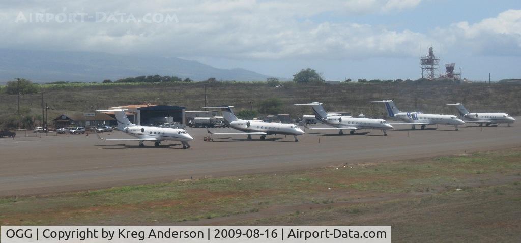 Kahului Airport (OGG) - The business jet parking area at OGG