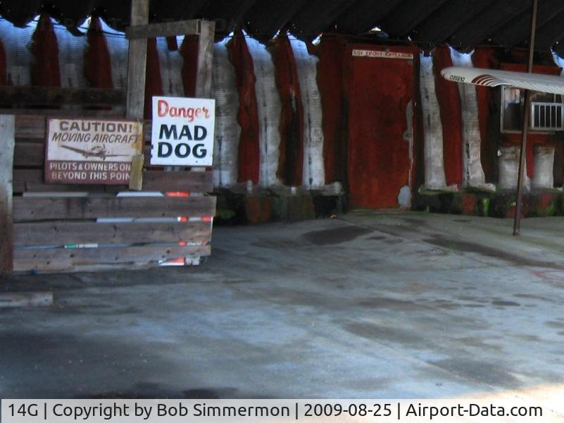 Fremont Airport (14G) - T-hanger art