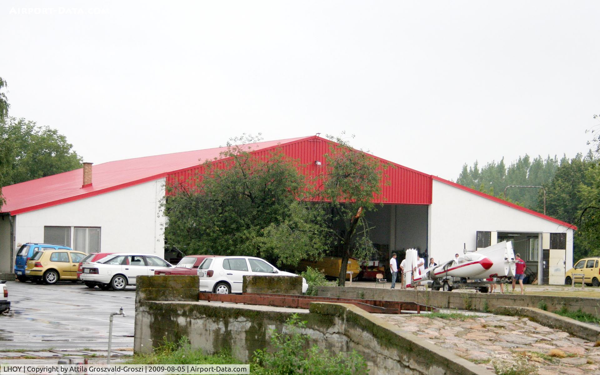 ?csény Airport, ?csény Hungary (LHOY) - Öcsény Airport - club hangar.