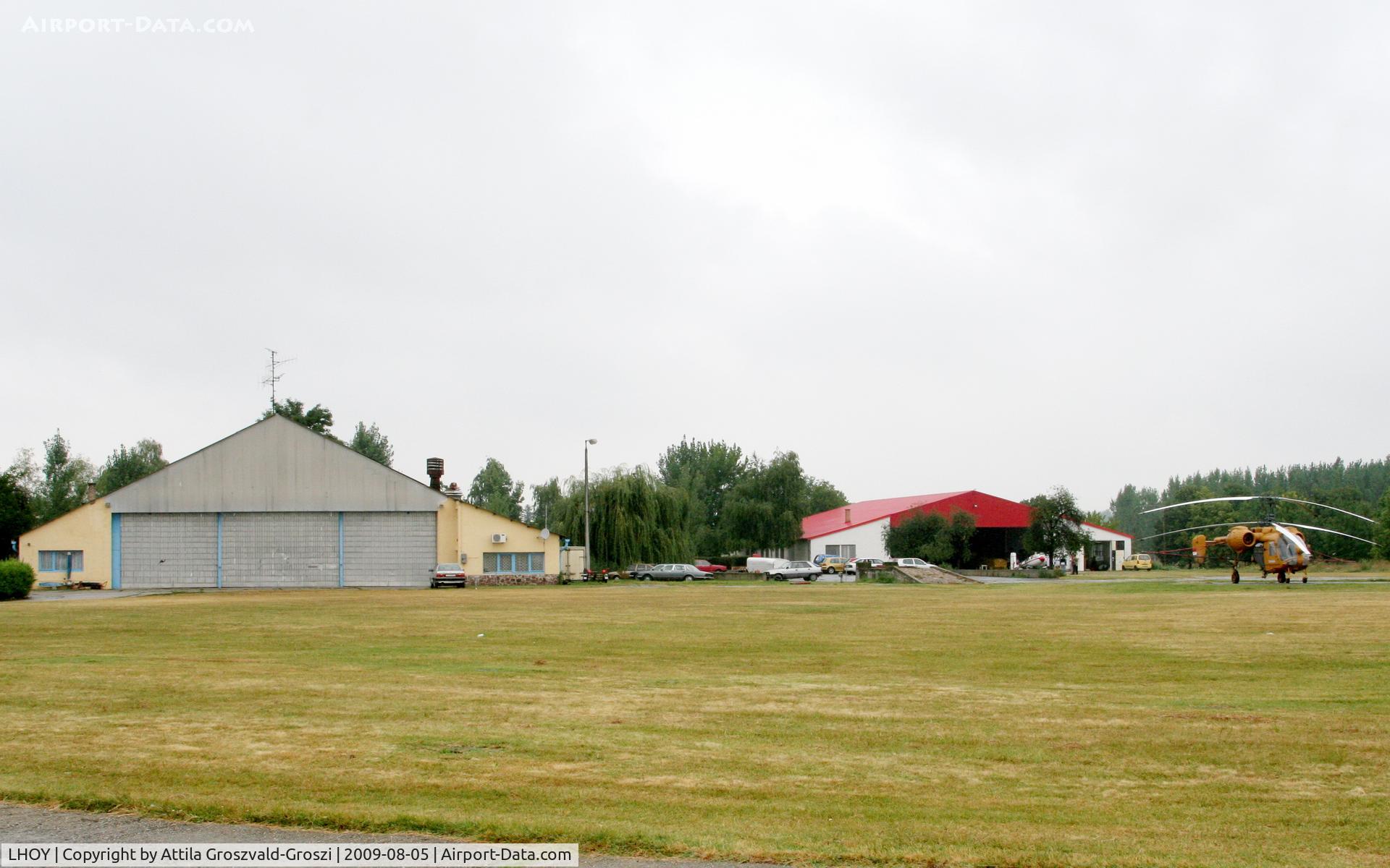 ?csény Airport, ?csény Hungary (LHOY) - Öcsény Airport - Mechanic and club hangars.
