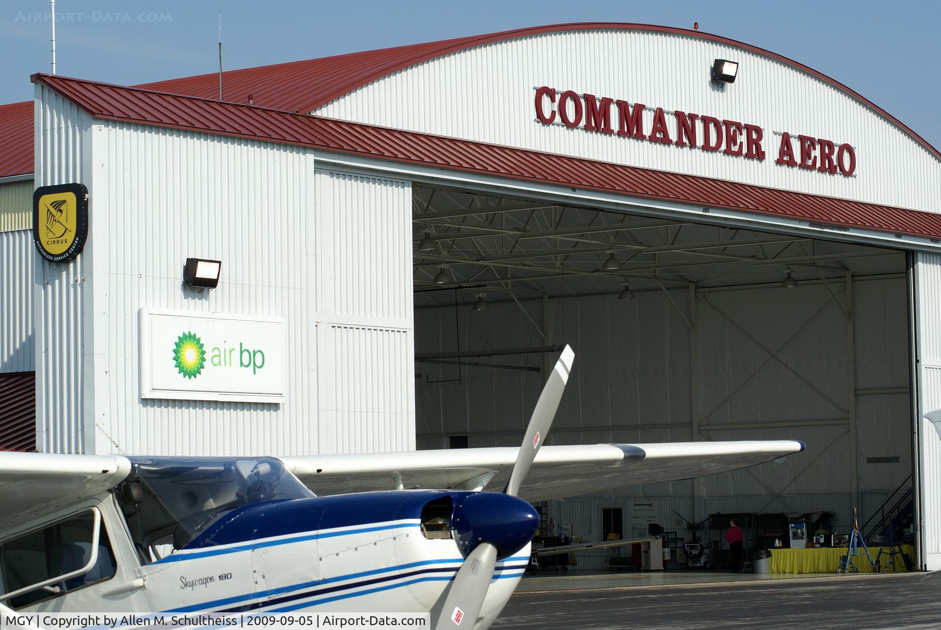 Dayton-wright Brothers Airport (MGY) - Commander-Aero