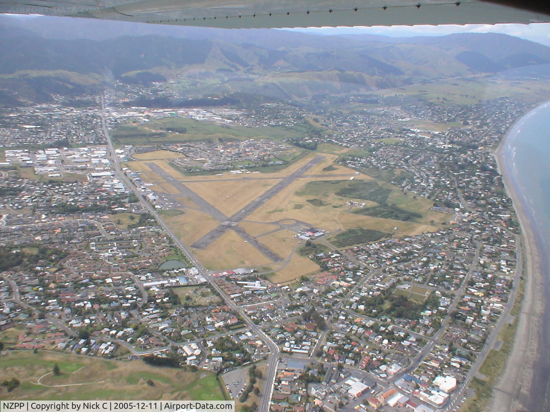 Paraparaumu Airport, Paraparaumu New Zealand (NZPP) - NZPP looking South East