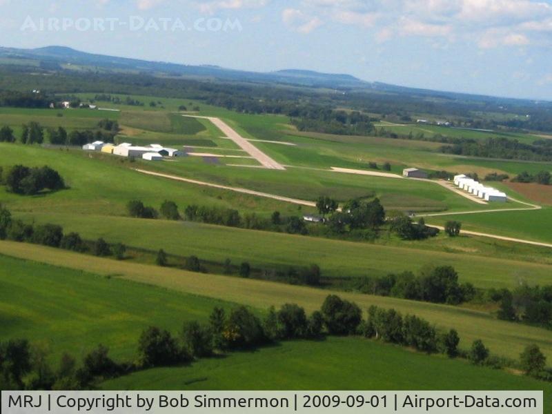 Iowa County Airport (MRJ) - Base for RWY 22