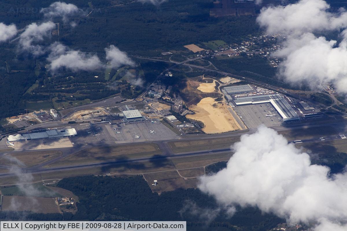 Luxembourg International Airport, Luxembourg Luxembourg (ELLX) - nice view of Luxembourg airport from 18000 ft. while descending for destination EDRZ/ZQW