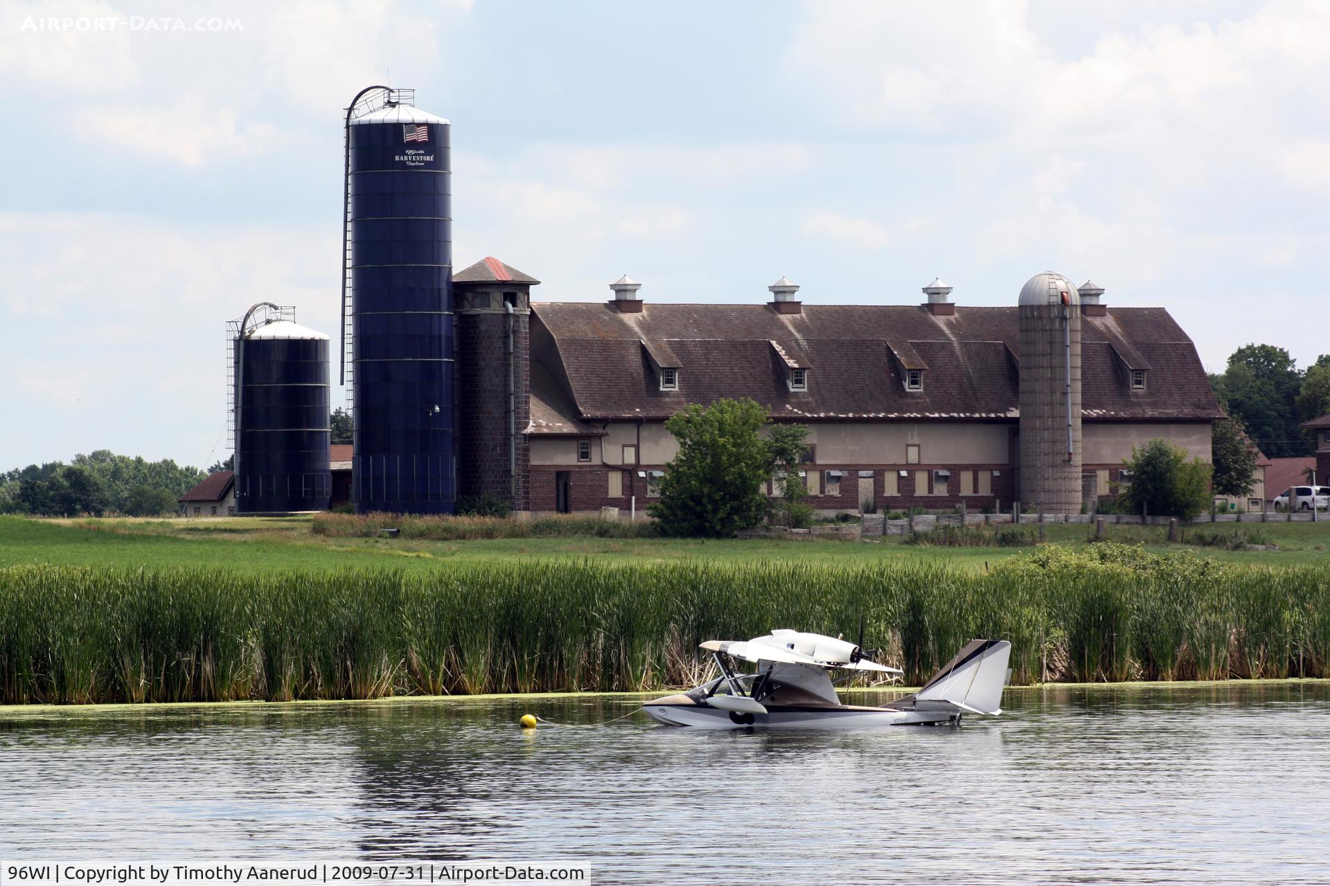Vette/blust Seaplane Base (96WI) - N25GT moored at Vetts