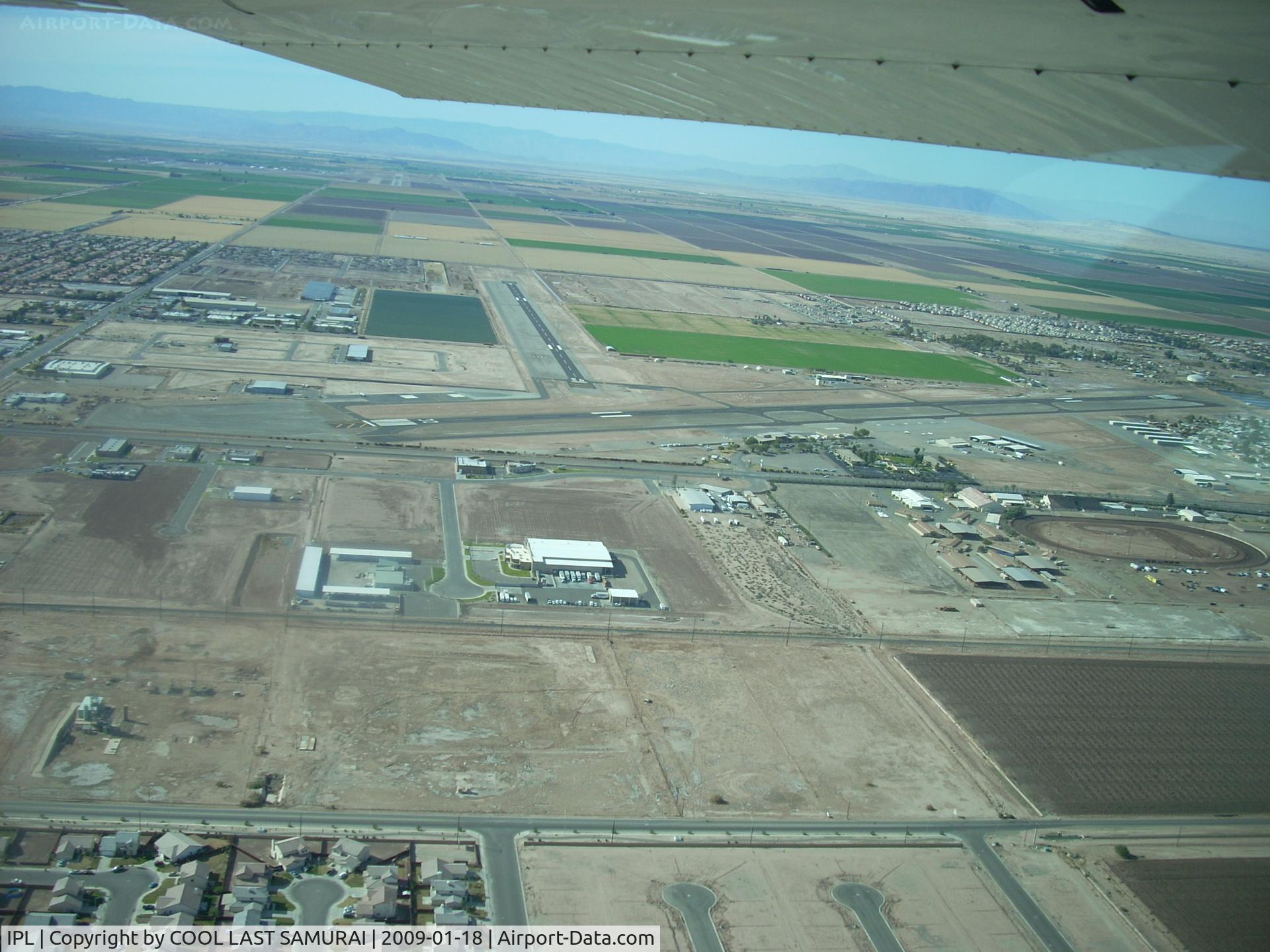 Imperial County Airport (IPL) - Turning Right Base for Rwy32