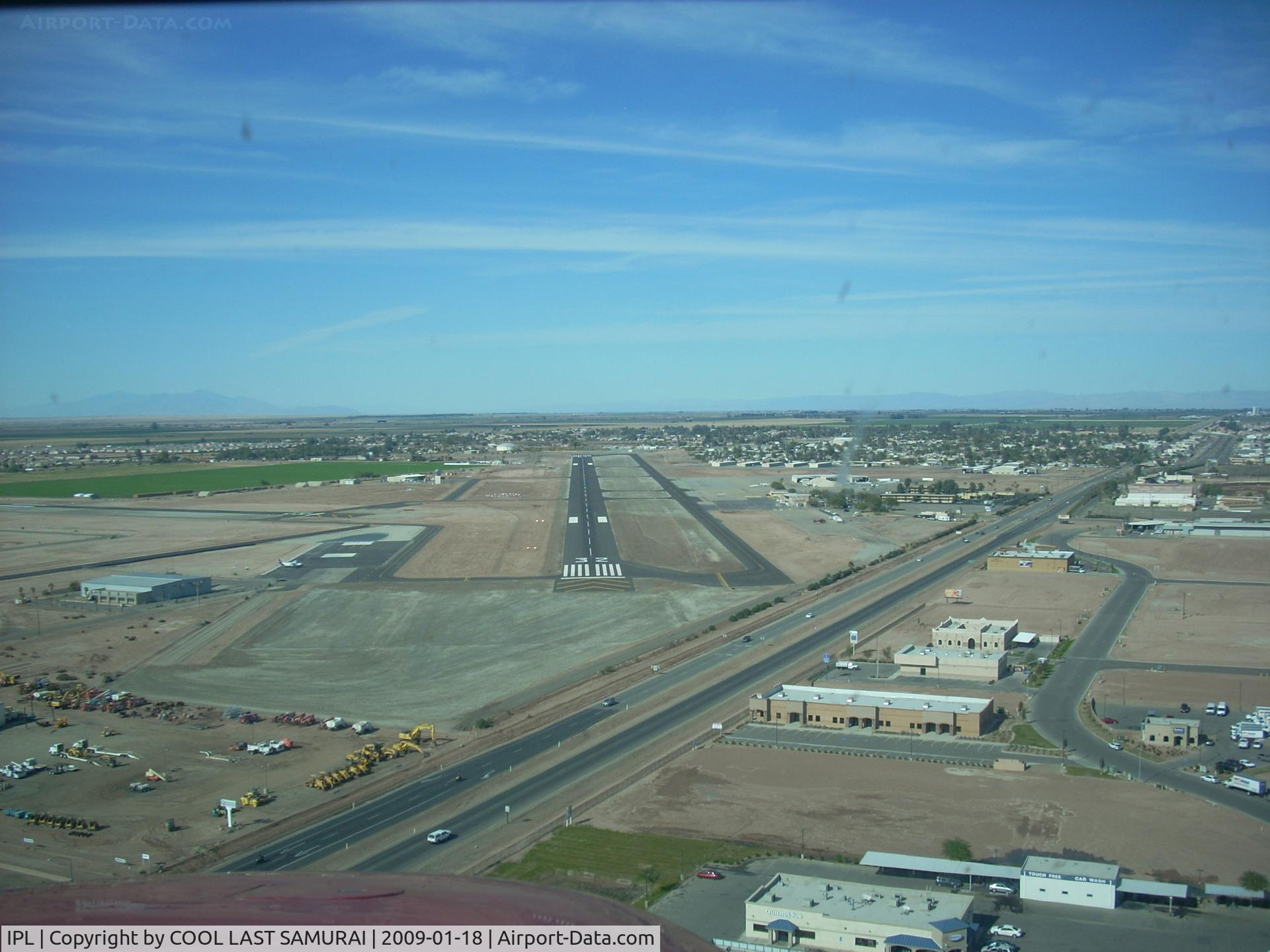 Imperial County Airport (IPL) - Short Final Rwy32