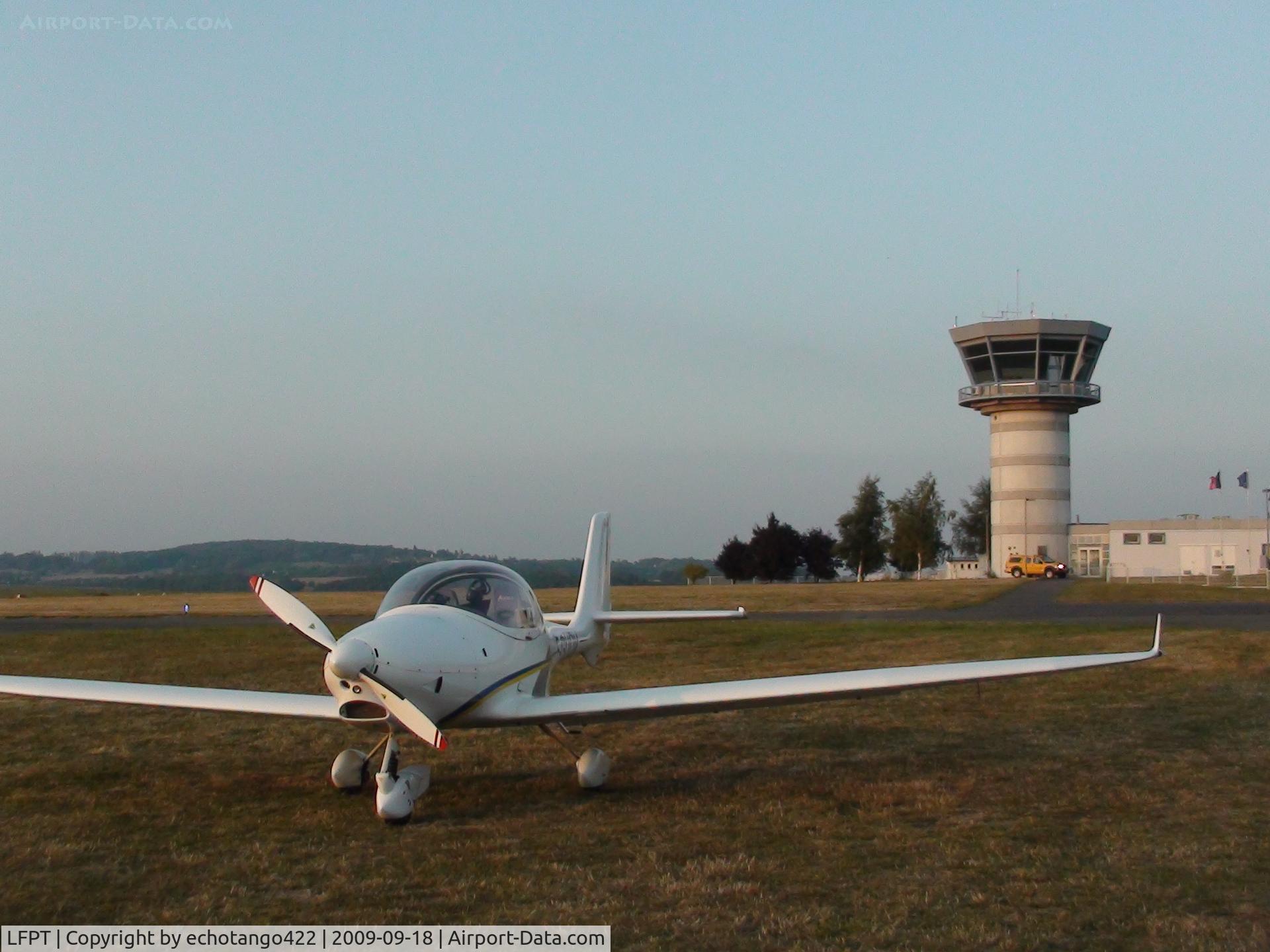 Pontoise Cormeilles-en-Vexin Airport, Pontoise France (LFPT) - Pontoise-Cormeilles-en-Vexin