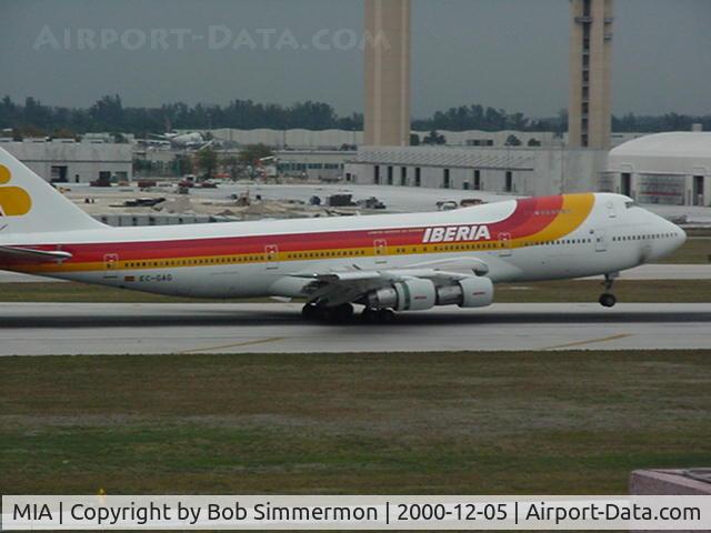 Miami International Airport (MIA) - 747 Landing on RWY 9.