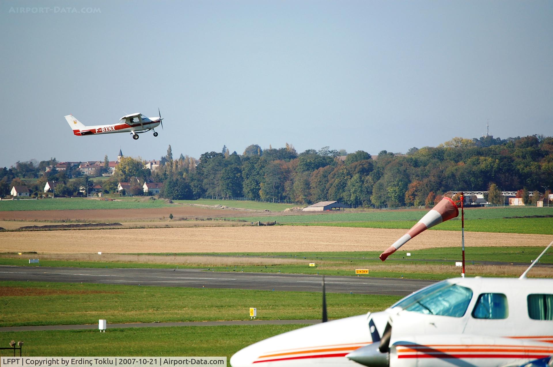 Pontoise Cormeilles-en-Vexin Airport, Pontoise France (LFPT) - F-BXNX taking off from 05 at Pontoise