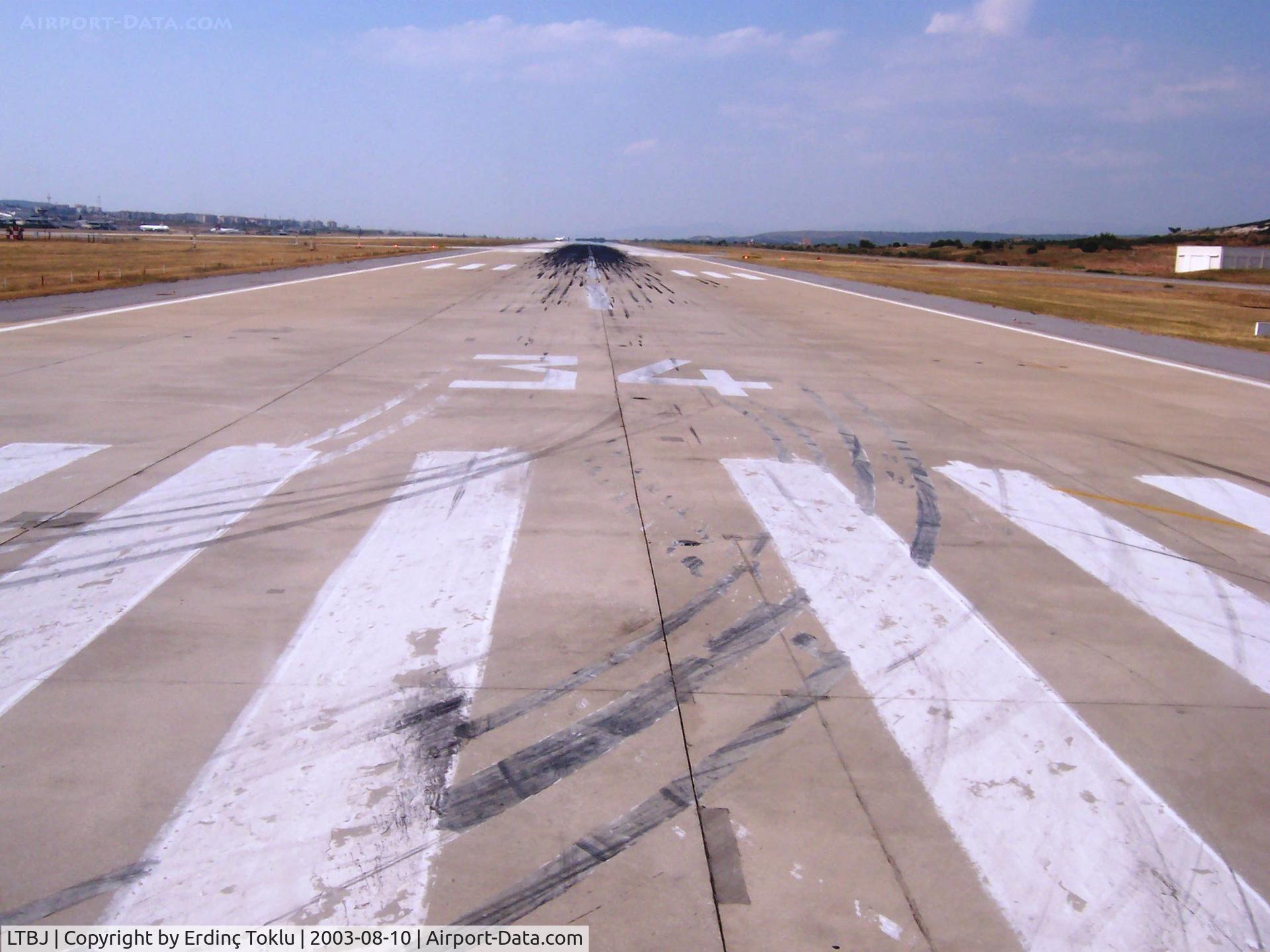 ?zmir Adnan Menderes Airport, ?zmir Turkey (LTBJ) - Runway 34 threshold