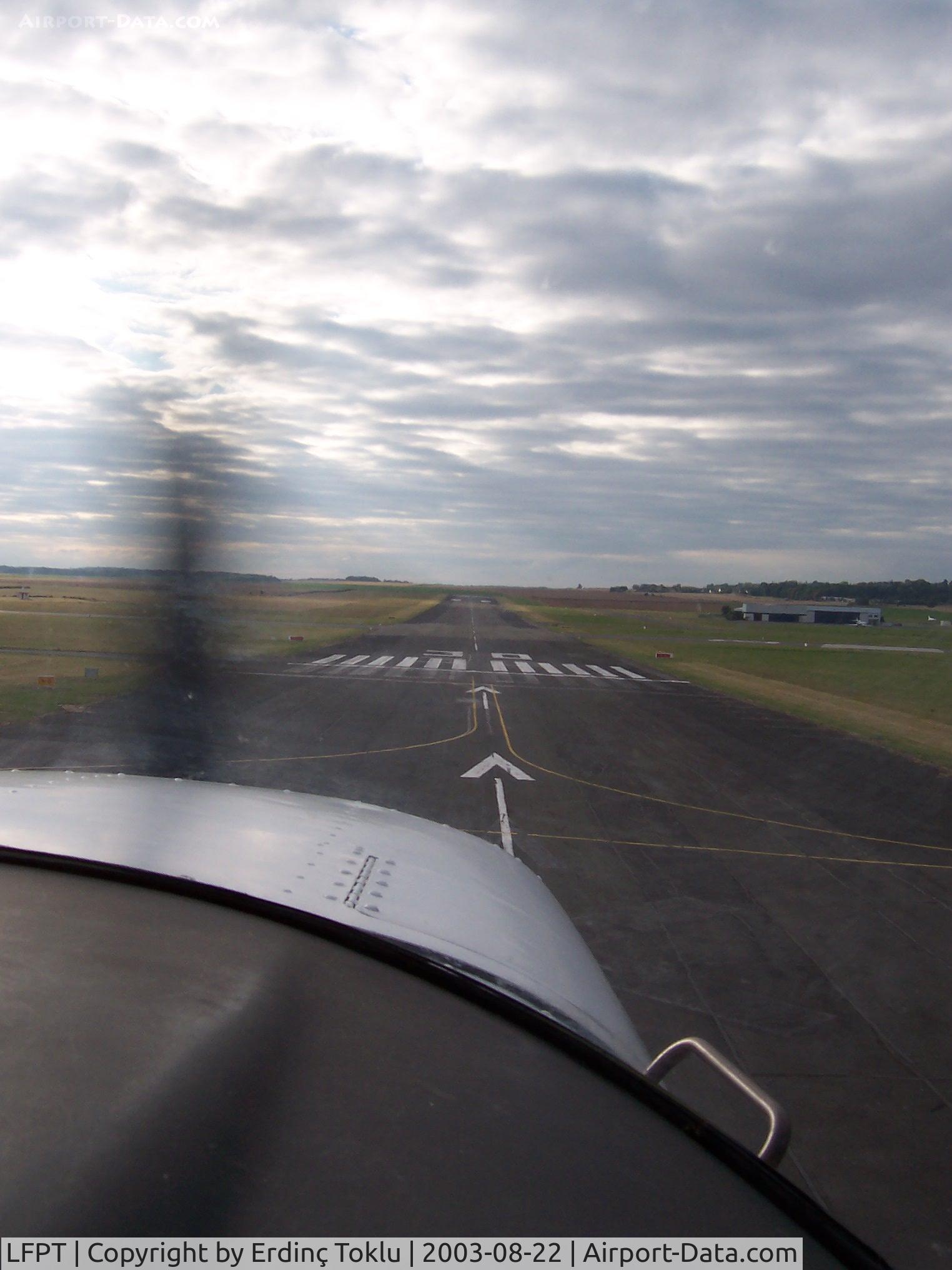 Pontoise Cormeilles-en-Vexin Airport, Pontoise France (LFPT) - Landing on the Rwy 30 a bit just for the numbers