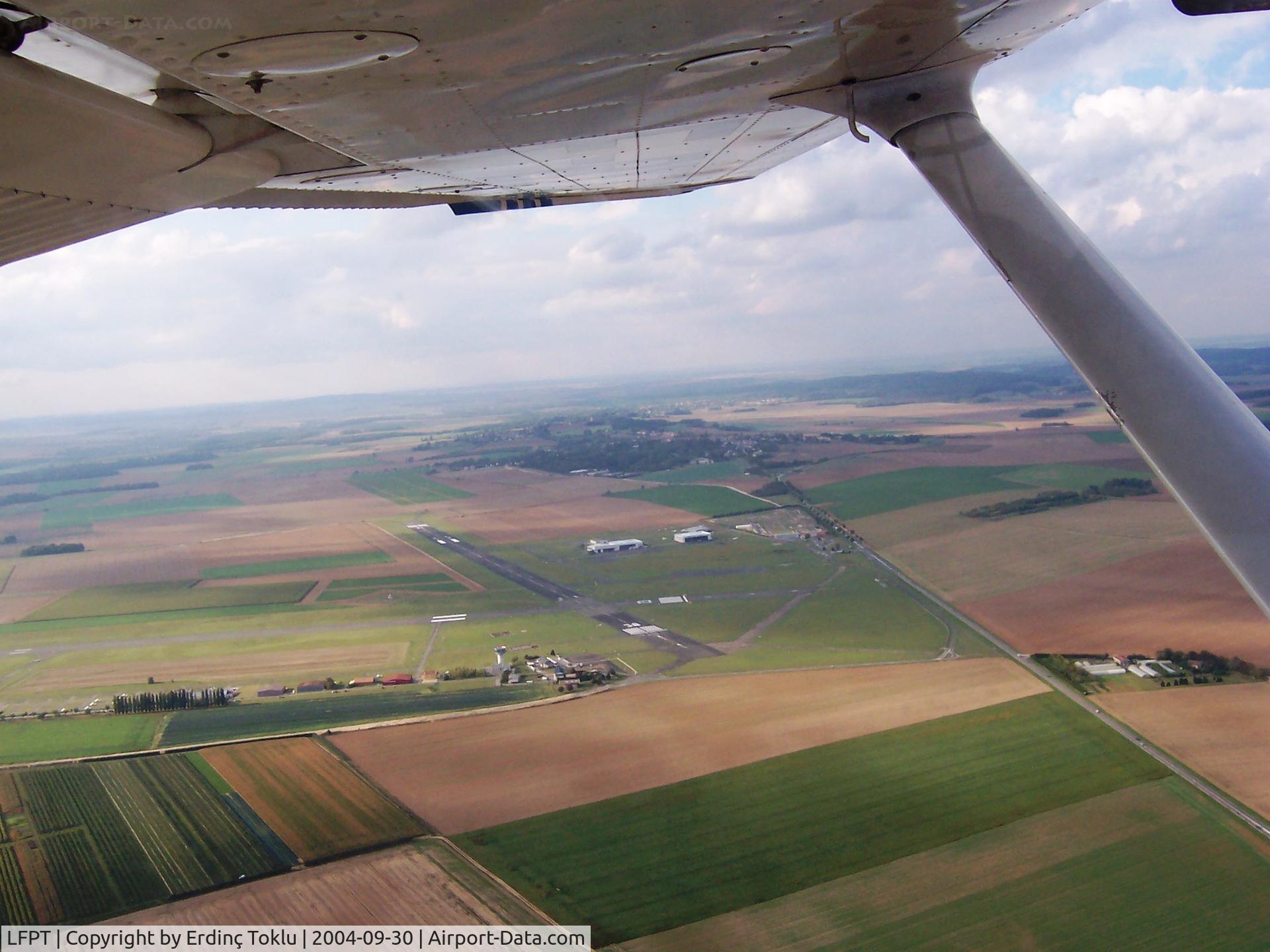 Pontoise Cormeilles-en-Vexin Airport, Pontoise France (LFPT) - Left-hand downwind for Rwy 23 across tower