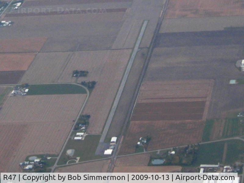 Ruhe's Airport (R47) - Looking SW from 7500'