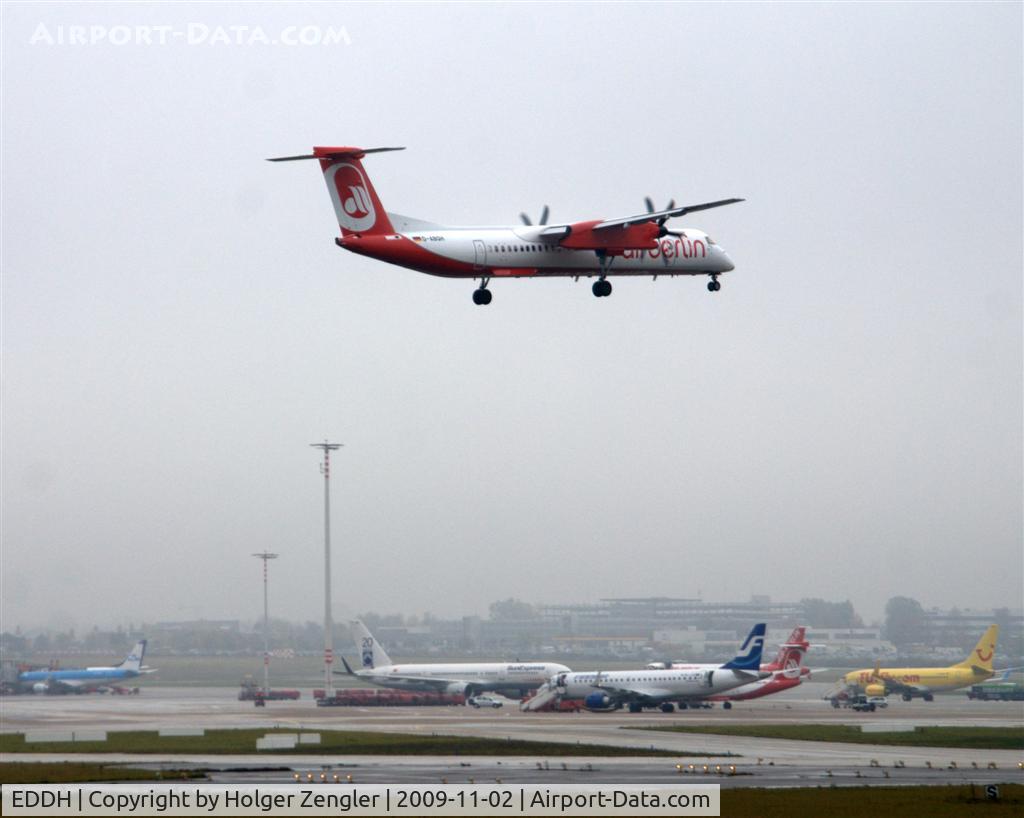 Hamburg Airport, Hamburg Germany (EDDH) - Northern view over runway 32 