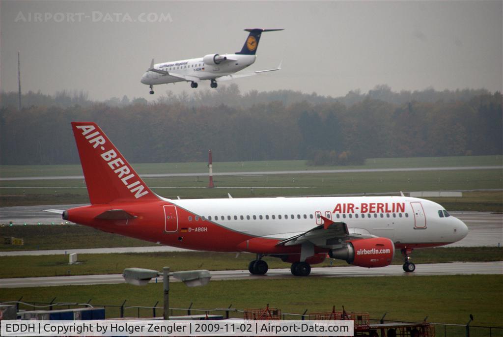 Hamburg Airport, Hamburg Germany (EDDH) - Coming and going on runway 32